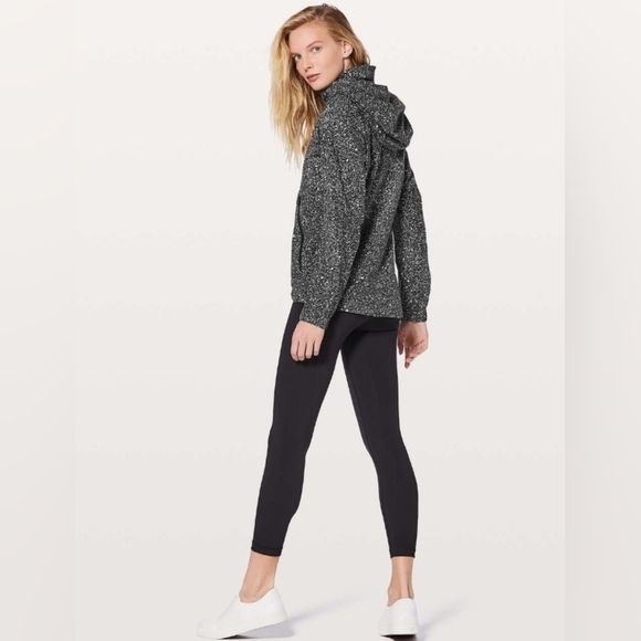 Lululemon, Here To Move Jacket, Luminesce Splatter White Black, Size 6 - Picture 13 of 15